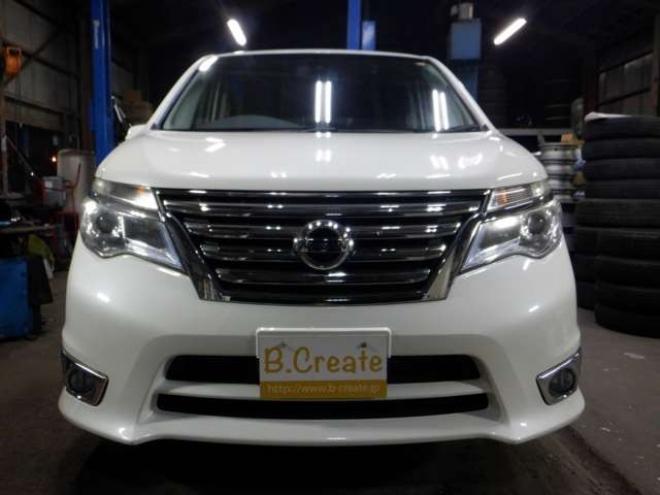 セレナ2.0 ハイウェイスター 4WD　本州仕入・後期型・ナビ・TV・B/T・Bカメラ・両側電動・インテリキー・プッシュスタート・アイドリングストップ・LEDヘッドライト・クルコン・ETC・ 2000