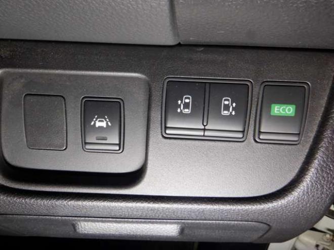 セレナ2.0 ハイウェイスター 4WD　本州仕入・後期型・ナビ・TV・B/T・Bカメラ・両側電動・インテリキー・プッシュスタート・アイドリングストップ・LEDヘッドライト・クルコン・ETC・ 2000