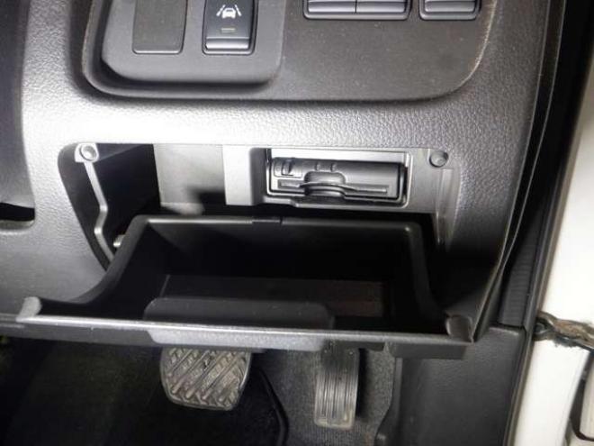 セレナ2.0 ハイウェイスター 4WD　本州仕入・後期型・ナビ・TV・B/T・Bカメラ・両側電動・インテリキー・プッシュスタート・アイドリングストップ・LEDヘッドライト・クルコン・ETC・ 2000