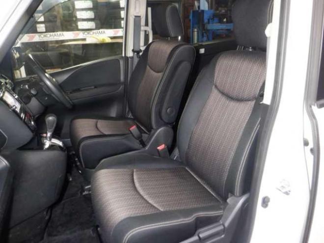 セレナ2.0 ハイウェイスター 4WD　本州仕入・後期型・ナビ・TV・B/T・Bカメラ・両側電動・インテリキー・プッシュスタート・アイドリングストップ・LEDヘッドライト・クルコン・ETC・ 2000