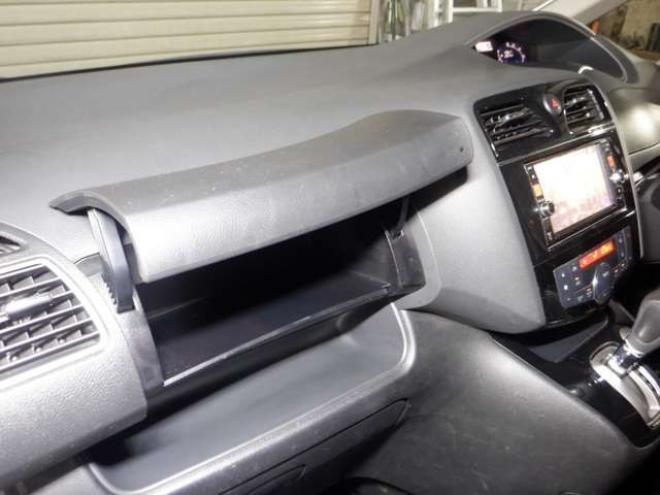 セレナ2.0 ハイウェイスター 4WD　本州仕入・後期型・ナビ・TV・B/T・Bカメラ・両側電動・インテリキー・プッシュスタート・アイドリングストップ・LEDヘッドライト・クルコン・ETC・ 2000