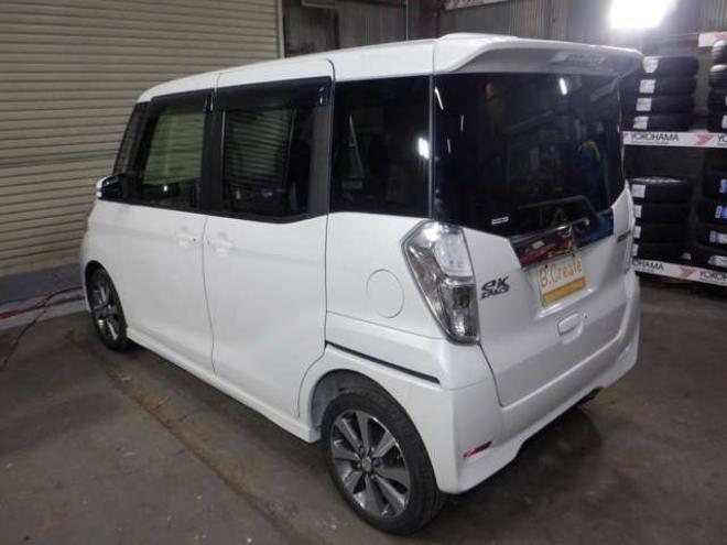 eKスペースカスタム T 4WD　ナビ・TV・Bカメラ・B/T・両側電動・ターボ・スマートキー・プッシュスタート・純正エンスタ・HID・ベンチシート・フォグランプ・リア席サンシェード・シートヒーター・寒冷地仕様 660