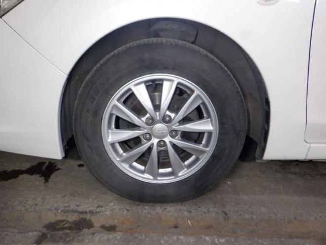 インプレッサスポーツ 1.6 i-L 4WD　ナビ・TV・B/T・Bカメラ・アイドリングストップ・スマートキー・プッシュスタート・HID・ヘッドライトウォッシャー・ETC・フォグランプ・オートエアコン・ドアバイザー・DVD再生 1600