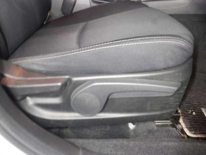 インプレッサスポーツ 1.6 i-L 4WD　ナビ・TV・B/T・Bカメラ・アイドリングストップ・スマートキー・プッシュスタート・HID・ヘッドライトウォッシャー・ETC・フォグランプ・オートエアコン・ドアバイザー・DVD再生 1600