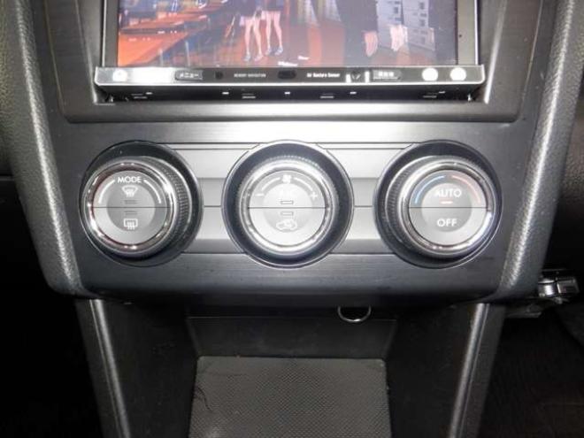 インプレッサスポーツ 1.6 i-L 4WD　ナビ・TV・B/T・Bカメラ・アイドリングストップ・スマートキー・プッシュスタート・HID・ヘッドライトウォッシャー・ETC・フォグランプ・オートエアコン・ドアバイザー・DVD再生 1600