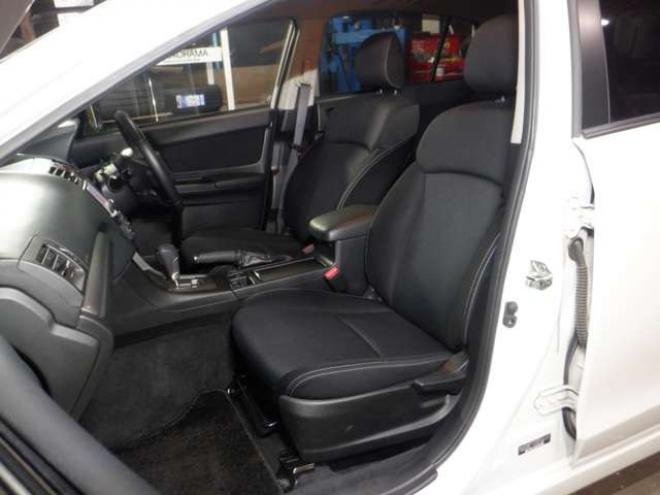 インプレッサスポーツ 1.6 i-L 4WD　ナビ・TV・B/T・Bカメラ・アイドリングストップ・スマートキー・プッシュスタート・HID・ヘッドライトウォッシャー・ETC・フォグランプ・オートエアコン・ドアバイザー・DVD再生 1600