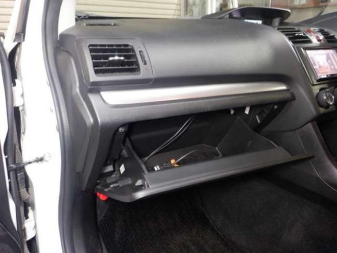 インプレッサスポーツ 1.6 i-L 4WD　ナビ・TV・B/T・Bカメラ・アイドリングストップ・スマートキー・プッシュスタート・HID・ヘッドライトウォッシャー・ETC・フォグランプ・オートエアコン・ドアバイザー・DVD再生 1600