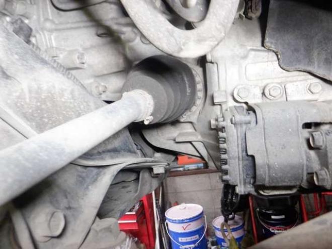 インプレッサスポーツ 1.6 i-L 4WD　ナビ・TV・B/T・Bカメラ・アイドリングストップ・スマートキー・プッシュスタート・HID・ヘッドライトウォッシャー・ETC・フォグランプ・オートエアコン・ドアバイザー・DVD再生 1600