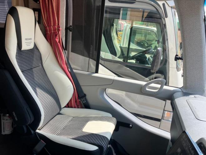 コースター中古　ボーダーバンクス　ナッツRVハイパーエボリューションTYPE・T