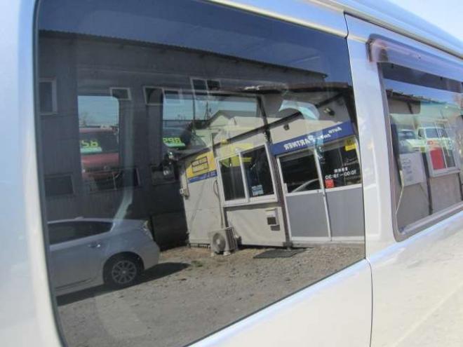 ハイゼットカーゴ デラックス SAIII ハイルーフ 4WD　道外仕入れ 後期型1オーナー  レーンキープアシスト　横滑り防止装置　衝突被害軽減ブレーキ　障害物センサー　ナビ&フルセグTV+Bカメラ キーレス  ドアバイザー Pガラス 記録簿 1年保証付 660