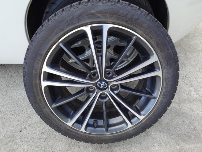 86GT　ワンオーナー　社外ケンウッドナビ・TV・バックカメラ・Bluetooth　ETC　 オートライト機能　パドルシフト　マニュアルモード付きAT　プッシュスタート　スマートキー　VSC　カタログ燃費JC08モード11.8㎞/L　社外17インチホイール＆夏タイヤ　純正17インチホイール＆冬タイヤ　 2000　2Dr