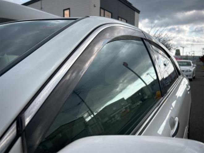 クラウンロイヤル 3.0 ロイヤルサルーン i-Four 4WD　ドライブレコーダー　オートクルーズコントロール　バックカメラ　ナビ　エアロ　HID　スマートキー　電動格納ミラー　盗難防止システム　衝突安全ボディ 3000