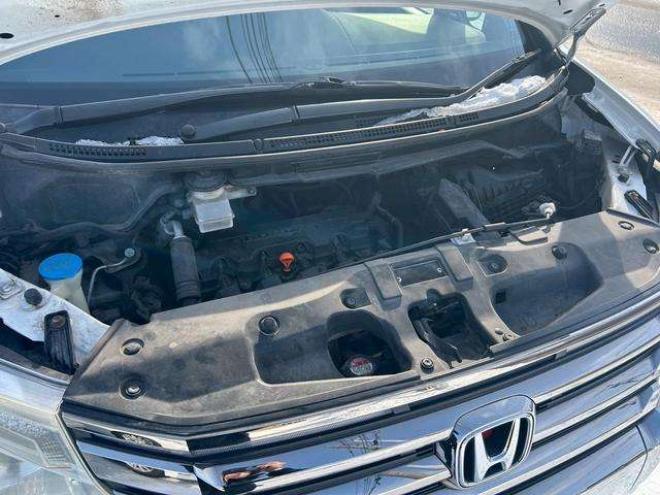 ステップワゴン2.0 スパーダ Z 4WD　ナビ　テレビ　スマートキー　記録簿　メンテナンスノート　取扱説明書　オートエアコン　後席モニター　バックカメラ　両側パワースライドドア　ETC 2000