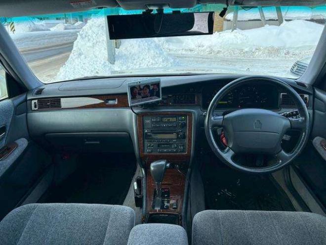 クラウン3.0 ロイヤルサルーンFour 4WD　キーレス　エアコン　ABS　パワーシート　テレビ　オートクルーズコントロール　ETC 3000