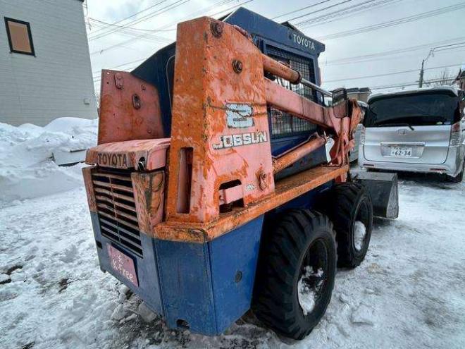 スキッドステアローダトヨタ　ジョブサン8　ヒーター付き　ワイパー　冬仕様 2WD 2500