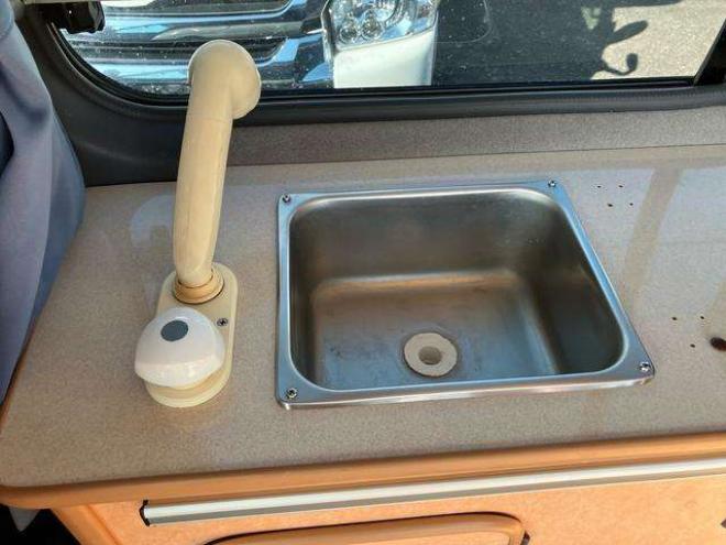 キャラバン2.4 GX スーパーロングボディ　ベットキット　キャンピング仕様 2WD 2400