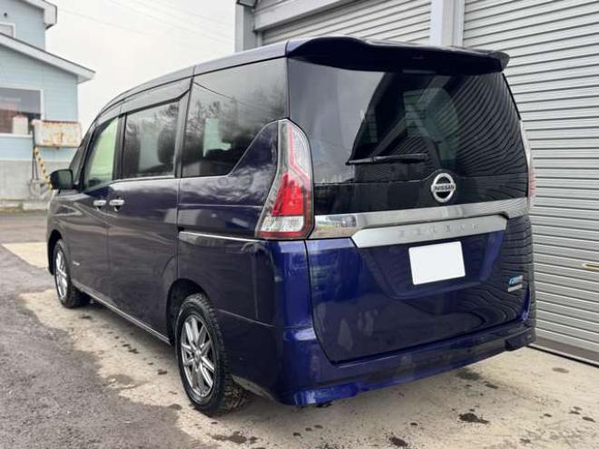 セレナ2.0 X Vセレクション 4WD　ナビ　TV　全周囲カメラ　ETC　両側Pスライド 2000