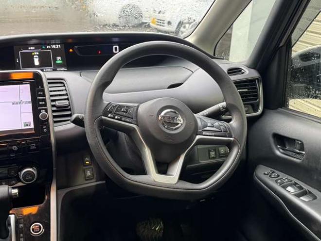 セレナ2.0 X Vセレクション 4WD　ナビ　TV　全周囲カメラ　ETC　両側Pスライド 2000