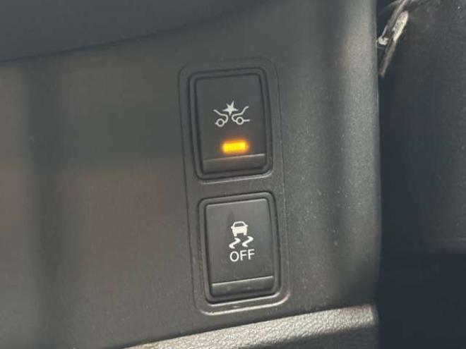 セレナ2.0 X Vセレクション 4WD　ナビ　TV　全周囲カメラ　ETC　両側Pスライド 2000