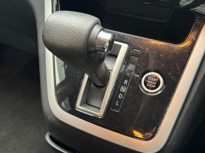 セレナ2.0 X Vセレクション 4WD　ナビ　TV　全周囲カメラ　ETC　両側Pスライド 2000