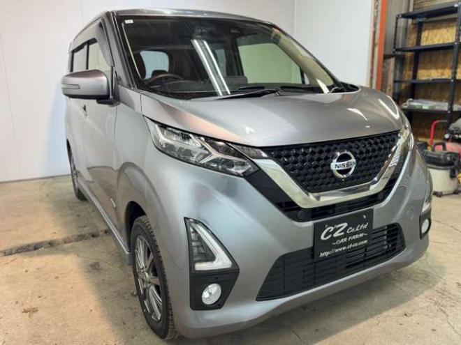 デイズハイウェイスターGターボ 4WD　ナビ　TV　Bluetooth　全方位カメラ　シートヒーター 660