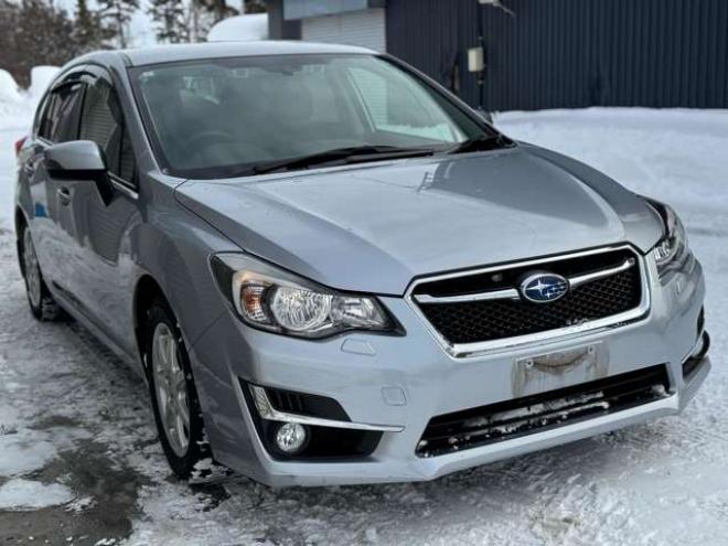 インプレッサスポーツ 2.0 i アイサイト 4WD　後期型　夏冬タイヤ　ナビ　TV　Bカメラ　Bluetooth 2000