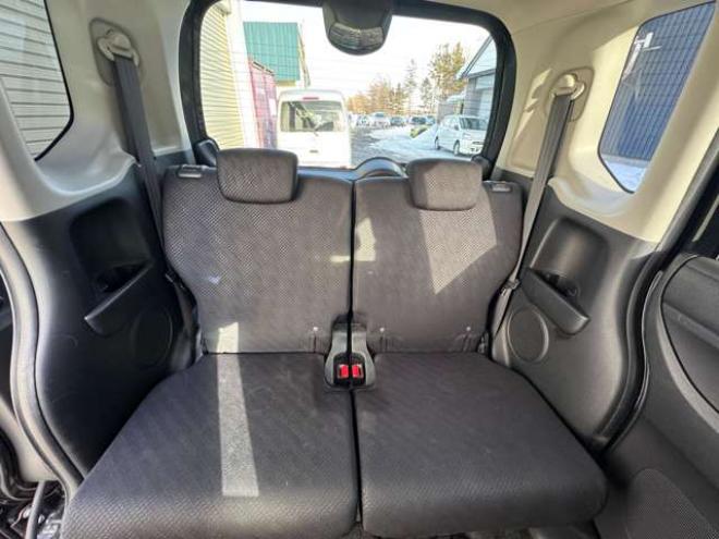 N-BOXカスタムG 4WD　スマートキー　ナビ　TV　リアモニター 660