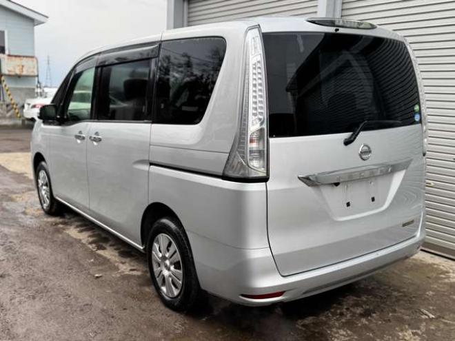 セレナ2.0 20S 4WD　ナビ　TV　Bluetooth　Bカメラ　クルコン　後期型 2000