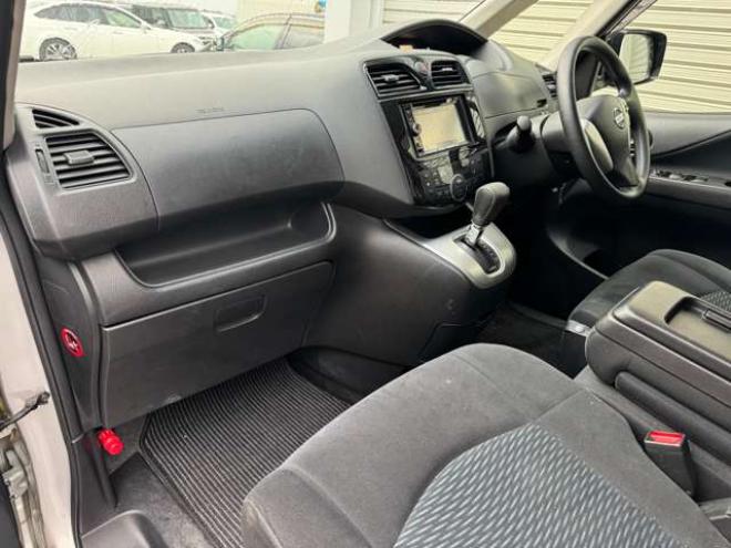 セレナ2.0 20S 4WD　ナビ　TV　Bluetooth　Bカメラ　クルコン　後期型 2000