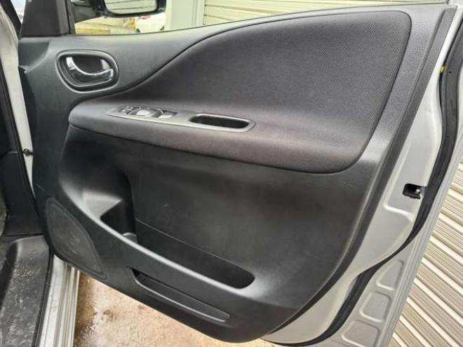 セレナ2.0 20S 4WD　ナビ　TV　Bluetooth　Bカメラ　クルコン　後期型 2000