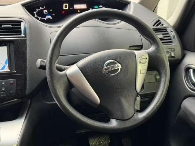 セレナ2.0 20S 4WD　ナビ　TV　Bluetooth　Bカメラ　クルコン　後期型 2000