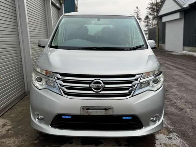 セレナ2.0 20S 4WD　ナビ　TV　Bluetooth　Bカメラ　クルコン　後期型 2000