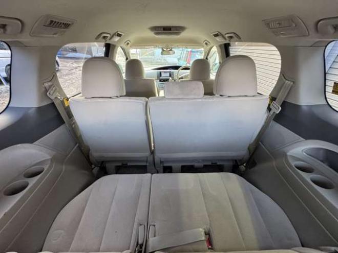 エスティマハイブリッド2.4 X 4WD　ナビ　TV　Bカメラ　フリップダウン 2400