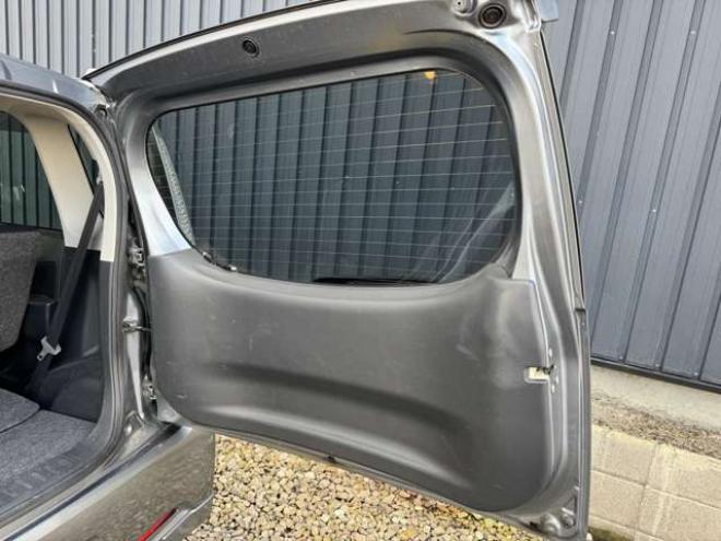 ステラカスタムRS 4WD　ナビ　TV　Bluetooth　HID 660