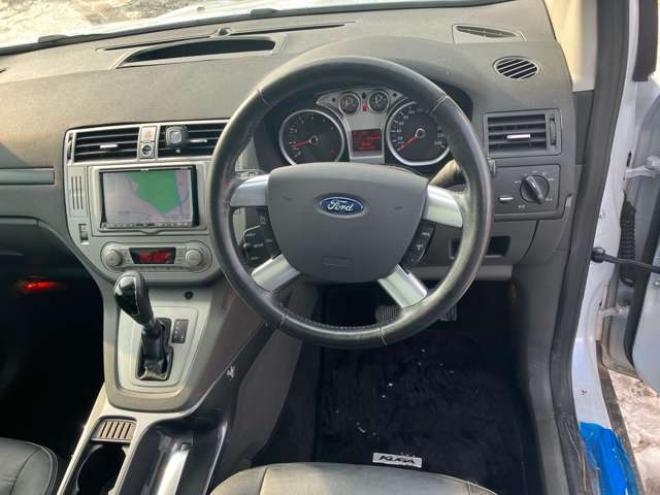 フォードクーガ タイタニアム 4WD　 2500