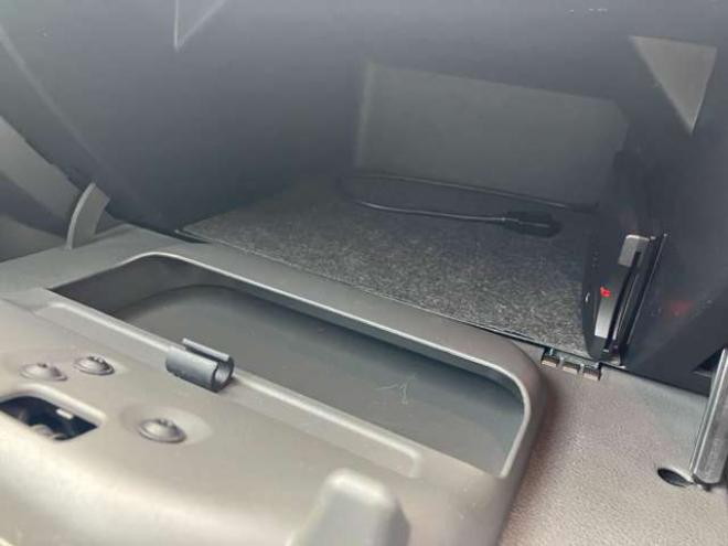 フォードクーガ タイタニアム 4WD　 2500