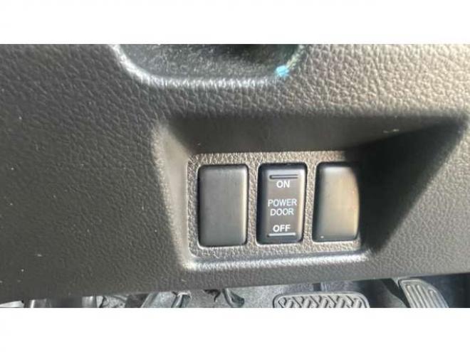 セレナ2.0 20X Vセレクション+Safety 4WD　 2000