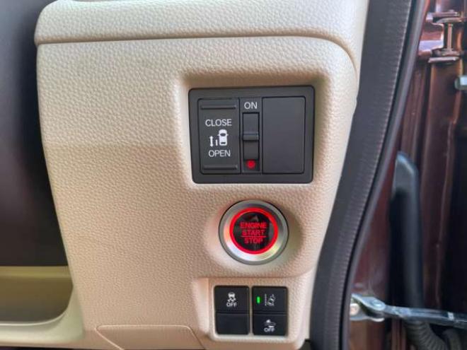 N-BOXG L ホンダセンシング 4WD　 660