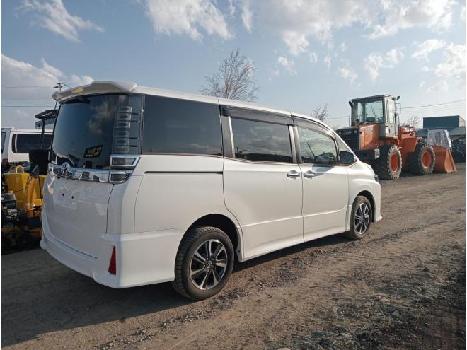 ヴォクシーZキラメキ3 4WD 2000 5Dr