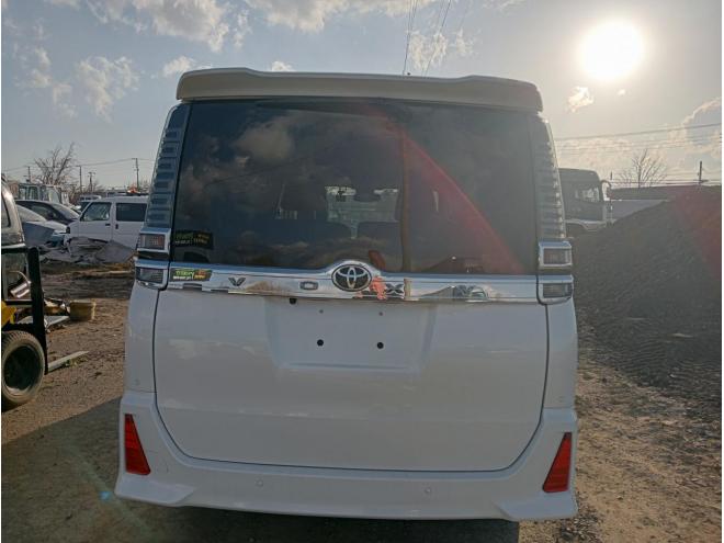 ヴォクシーZキラメキ3 4WD 2000 5Dr