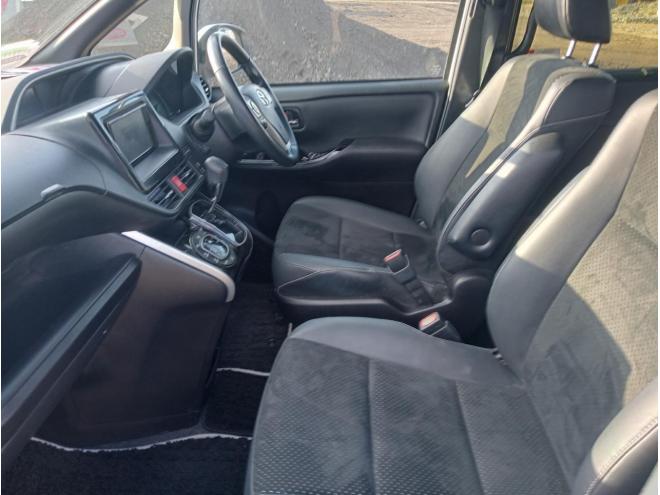 ヴォクシーZキラメキ3 4WD 2000 5Dr