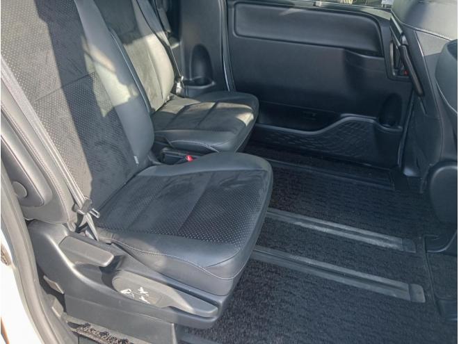 ヴォクシーZキラメキ3 4WD 2000 5Dr