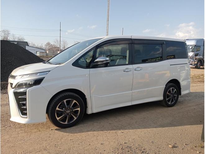 ヴォクシーZキラメキ3 4WD 2000 5Dr