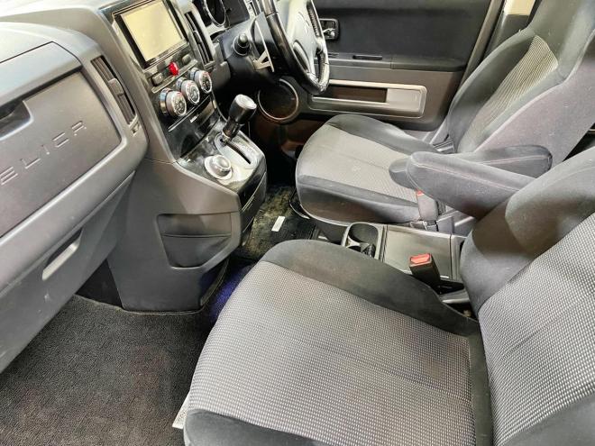 デリカ2.4ローデストGパワーパッケージ 4WD 5年保証 スマキー 両側パワスラ ナビTV Bカメ ETC 寒冷地仕様 禁煙