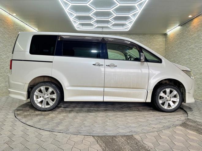 デリカ2.4ローデストGパワーパッケージ 4WD 5年保証 スマキー 両側パワスラ ナビTV Bカメ ETC 寒冷地仕様 禁煙