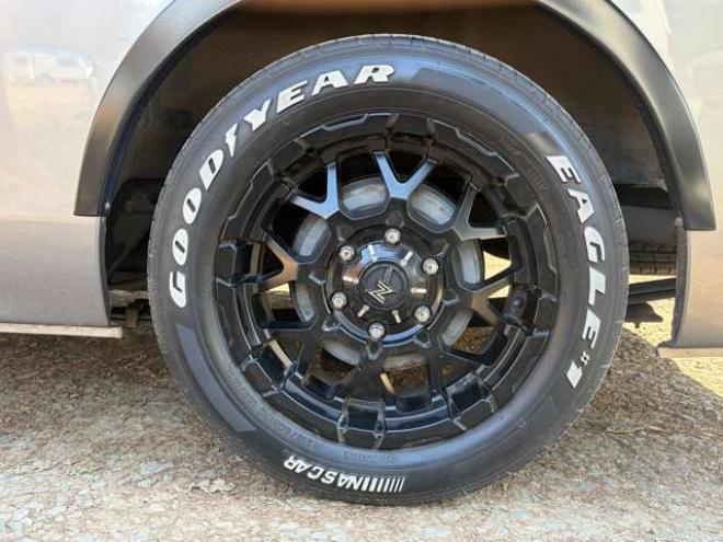 キャラバンNV350 2.5 クールバン DX ロングボディ ディーゼルターボ 4WD　エンジンスターター　革調シートカバー　ETC　社外ハンドル　社外テール　ベッドキット　パワステ　パワーウィンドウ　社外ナビ　社外アルミホイール　両側スライドドア 2500