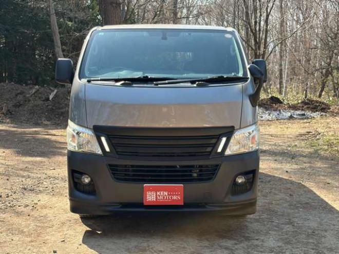 キャラバンNV350 2.5 クールバン DX ロングボディ ディーゼルターボ 4WD　エンジンスターター　革調シートカバー　ETC　社外ハンドル　社外テール　ベッドキット　パワステ　パワーウィンドウ　社外ナビ　社外アルミホイール　両側スライドドア 2500