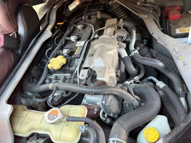 キャラバンNV350 2.5 クールバン DX ロングボディ ディーゼルターボ 4WD　エンジンスターター　革調シートカバー　ETC　社外ハンドル　社外テール　ベッドキット　パワステ　パワーウィンドウ　社外ナビ　社外アルミホイール　両側スライドドア 2500
