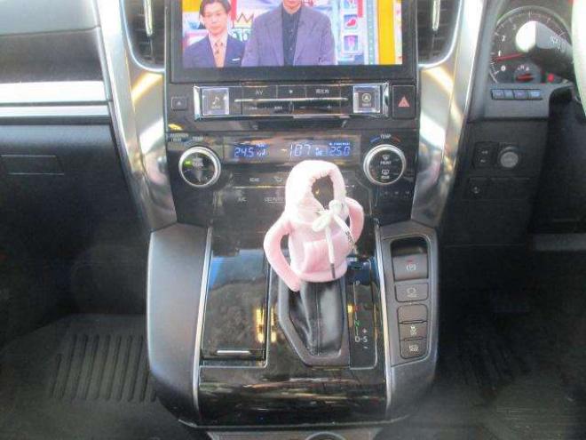 アルファード3.5 SA 4WD　TRDエアロ　クリスタルアイLEDテール　ダウンサス　レザー調シートカバー　アルパインナビ　フリップダウン　スピーカー　デジタルインナーミラー　シュタイナー20インチ　シーケンシャルウィンカー 3500