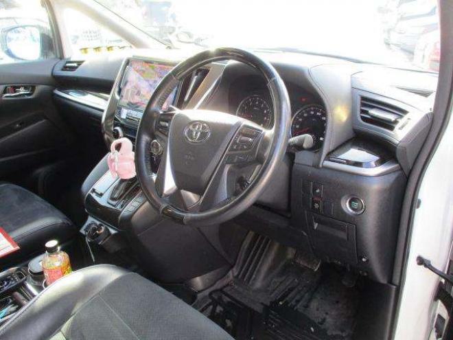 アルファード3.5 SA 4WD　TRDエアロ　クリスタルアイLEDテール　ダウンサス　レザー調シートカバー　アルパインナビ　フリップダウン　スピーカー　デジタルインナーミラー　シュタイナー20インチ　シーケンシャルウィンカー 3500